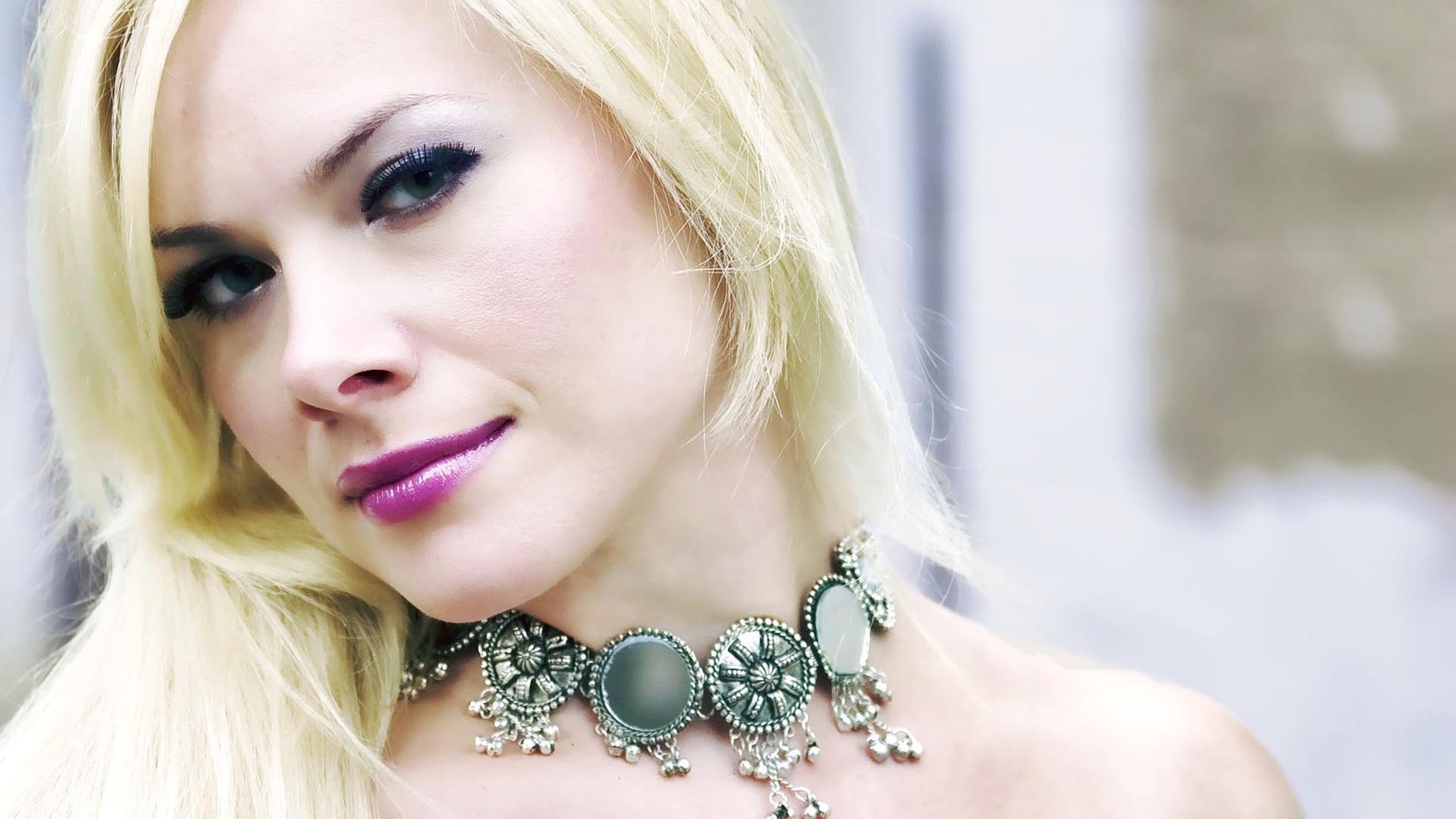 Певица из скандинавии