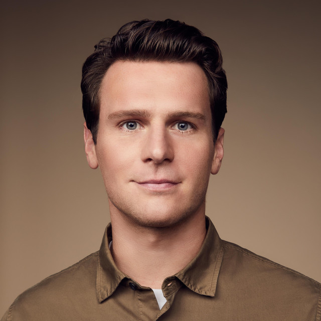 jonathan groff singing frozen 2