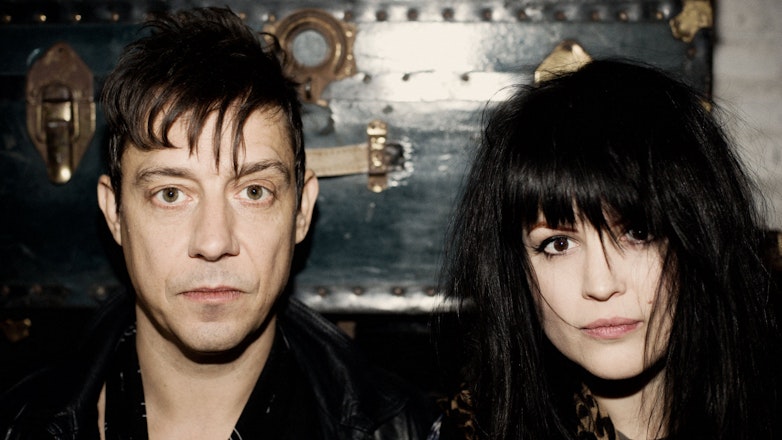 The kills wait. The kills wait. The kills группа надпись. The kills группа фото. The kills echo home.