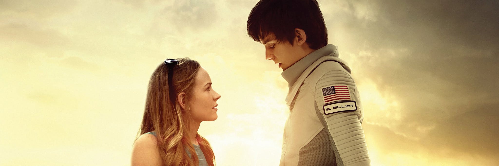 Get Ready to Fall in Love with the Talented Cast of The Space Between Us 2017 - Escola Videira
